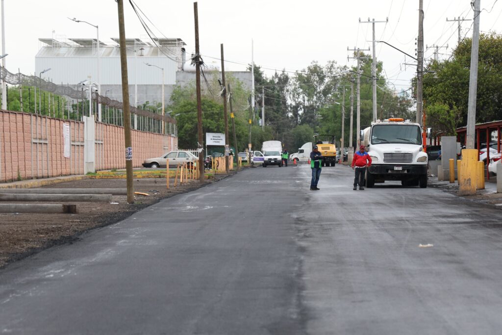 Gobierno municipal e IP unen esfuerzos para mejorar vialidades 2 Calles3