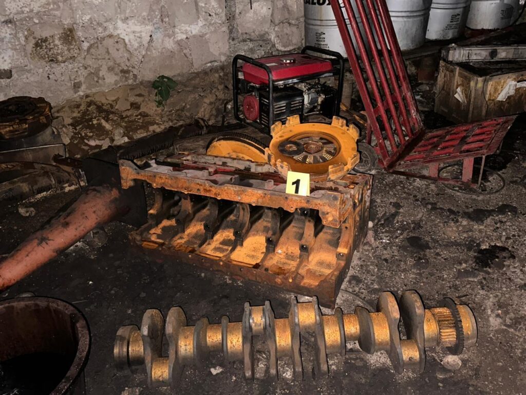 Catea FGE taller mecánico y recupera tracto camión con alteraciones en sus medios de identificación, en Tarímbaro 1 Catetar2