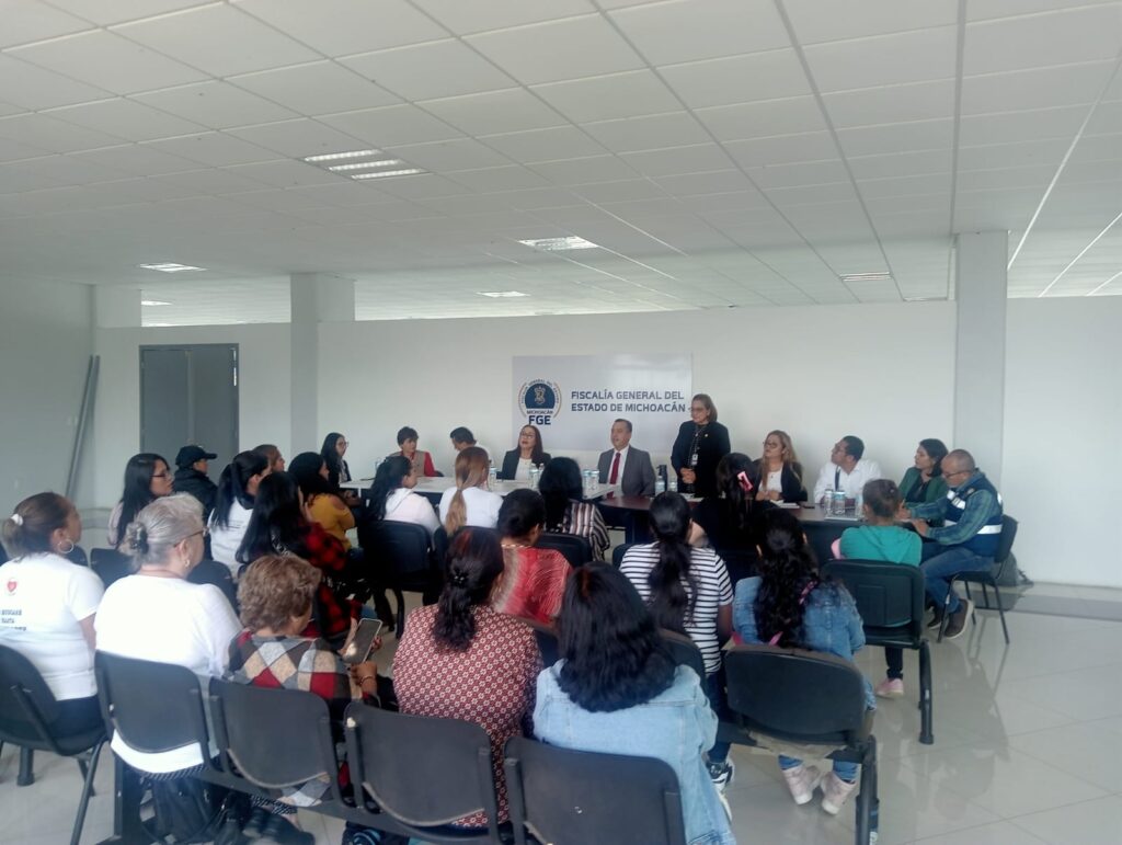 Sostiene FGE reunión de seguimiento con el Colectivo "Madres con una Luz en el Corazón" 1 FGECol2