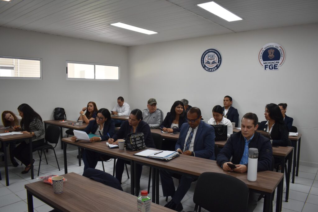 Capacitan a personal de la FGE con taller de Lengua de Señas Mexicana 2 Senas3