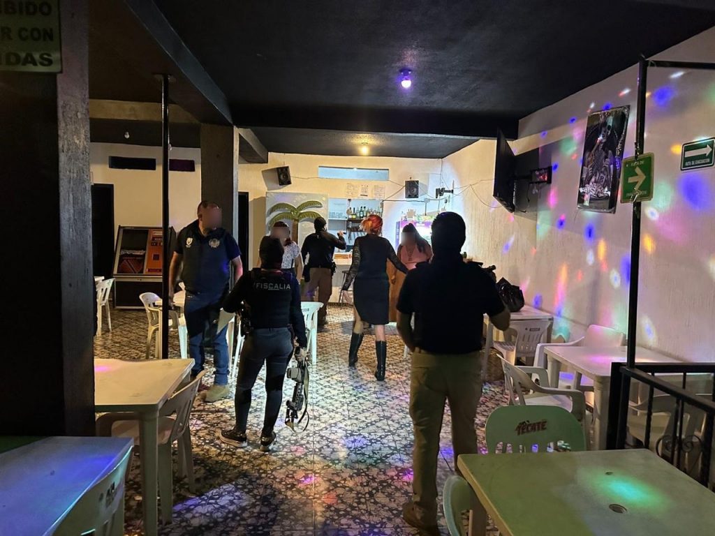 En Morelia, Fiscalía General asegura un bar en el que se localizaron 300 dosis de narcótico 1 FGENinoArt2
