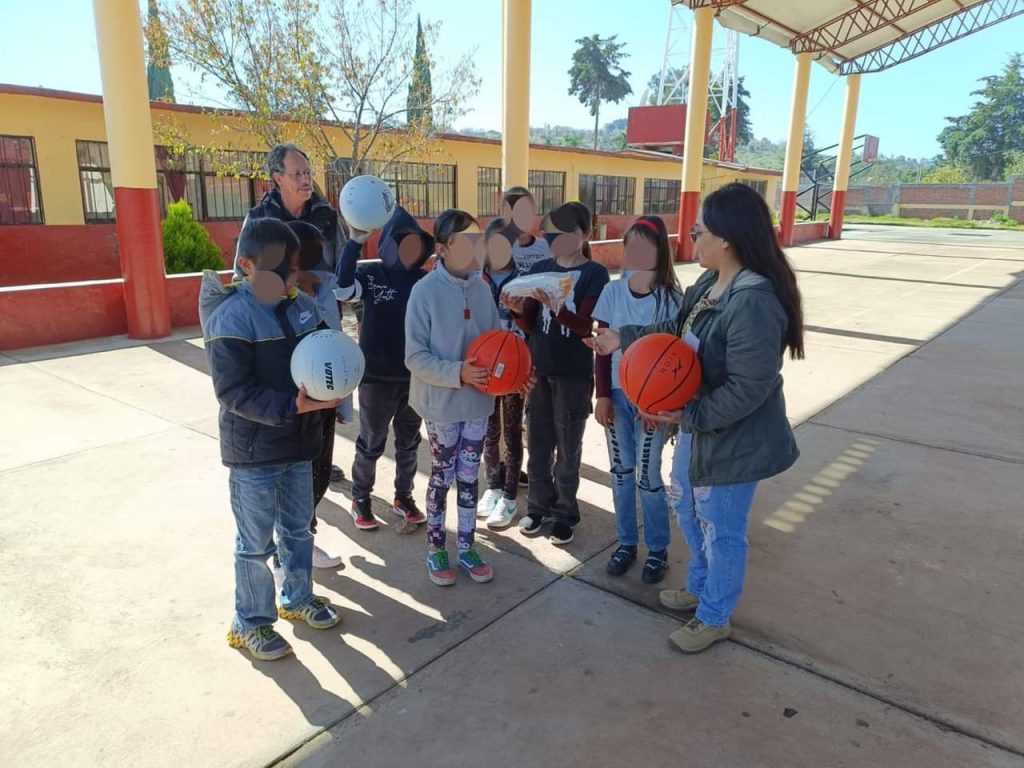 Impulsa Ayuntamiento de Morelos el desarrollo deportivo con entrega de material a instituciones de todas las comunidades 3 VillaDesaDepor4