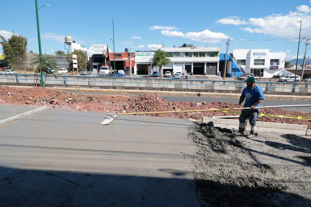 Brinda Alfonso Martínez obras y servicios integrales al Poniente de Morelia 1 GobMorObrasPte2
