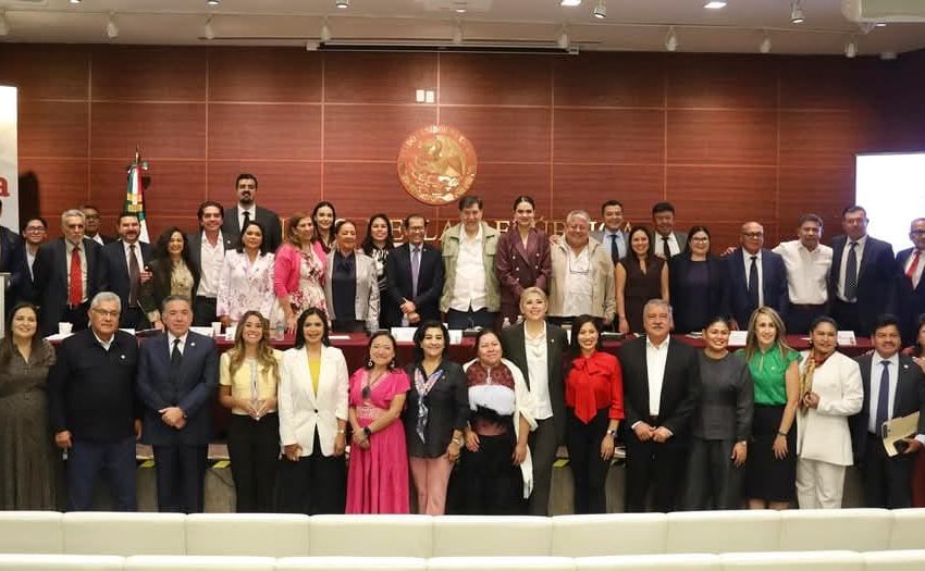 Celebra Araceli Saucedo construcción de planta de secado de leche en Michoacán