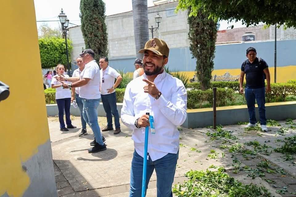 Humberto Jiménez lanza campaña de descacharización en San Sebastián y se llevará a todo el municipio de Los Reyes 2 img 20250425 wa01358239481860037476133