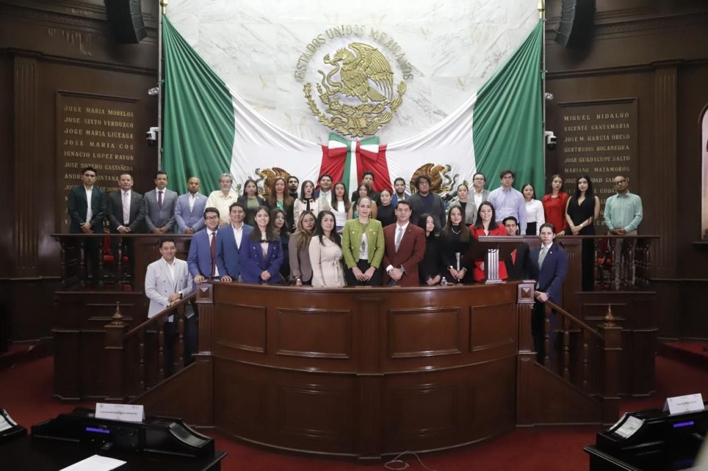 Con diálogo abierto y gran participación ciudadana, se realizó el “Primer Parlamento Abierto de Liderazgo Ambiental 2025” 3 img 20250429 wa02184646597318741100124