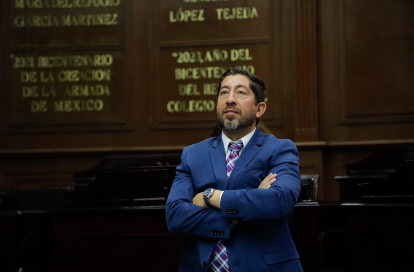 Promueve Abraham Espinoza iniciativa para combatir el fraude digital en Michoacán
