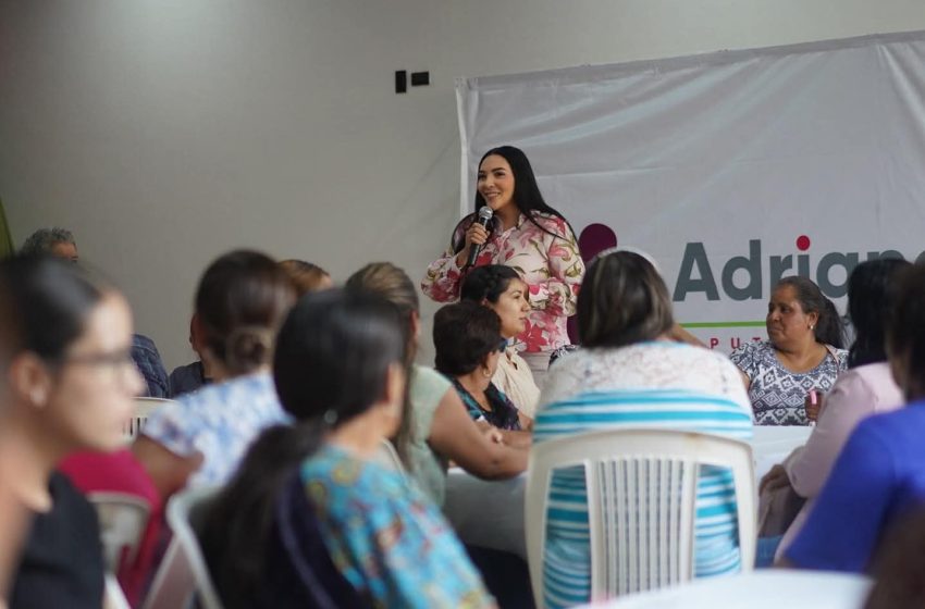 Celebra Adriana Campos con mamás de Jacona el Día de las Madres
