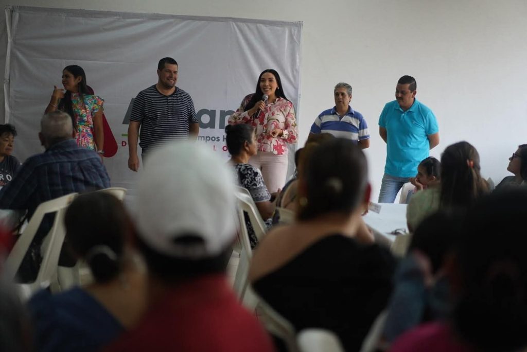 Celebra Adriana Campos con mamás de Jacona el Día de las Madres 2 AdriMamas Jac3
