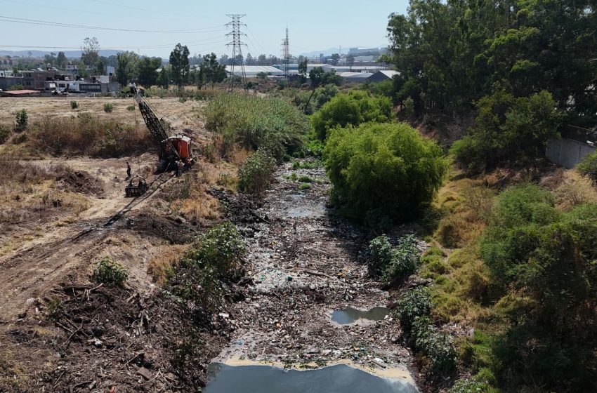 Ooapas retira importante taponamiento en el Río Grande