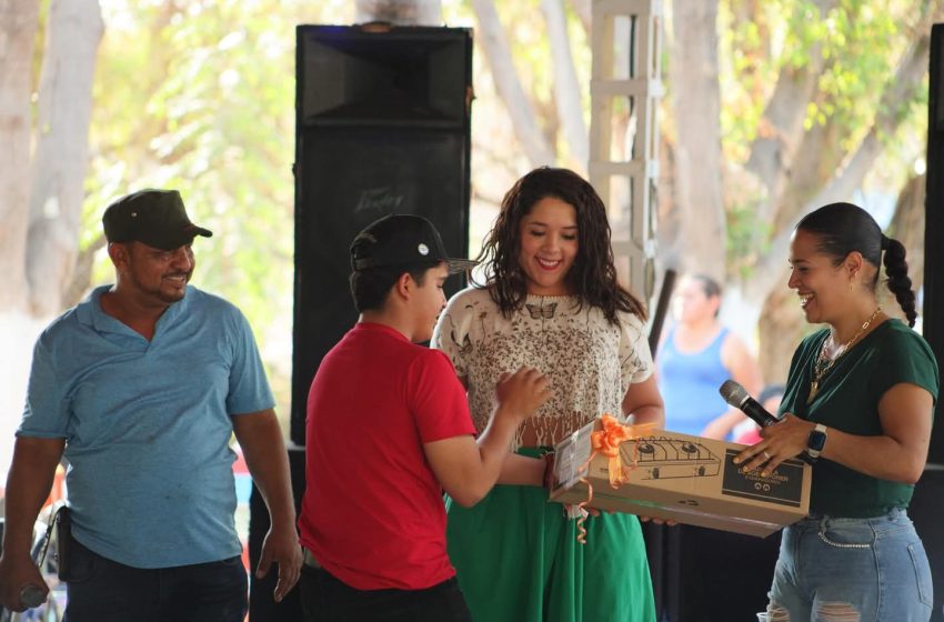 Reconoce Xóchitl Ruiz labor de recolectores de basura en Apatzingán, un ejemplo de compromiso con la comunidad