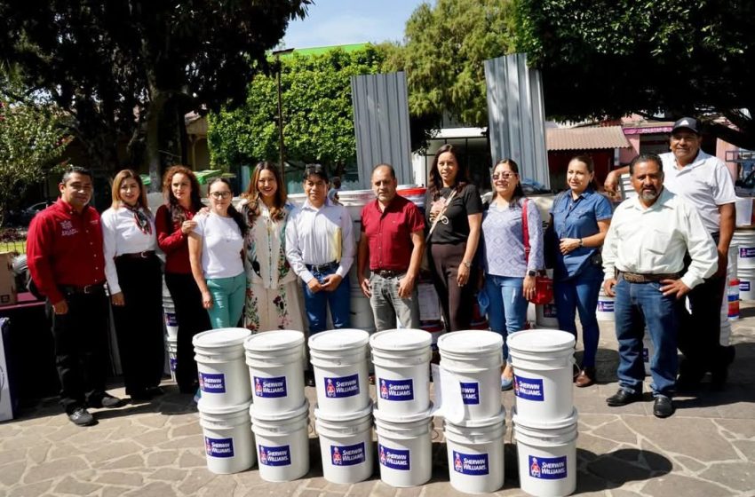 Continúa entrega de materiales a escuelas en Zacapu