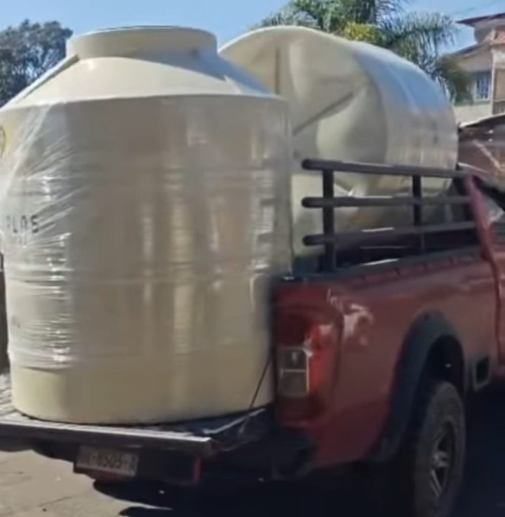 En localidad de Cherato, Ayuntamiento de Los Reyes entrega cemento, láminas, tinacos y maquinaria agrícola 1 LRTinsLams2