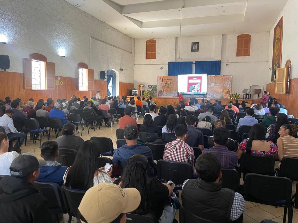 La coordinadora de la Secretaría de Economía impulsa la innovación y el valor agregado en el campo michoacano 2 OMegaUpn1 1