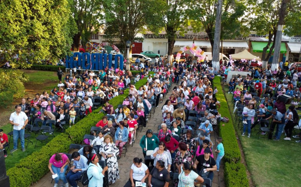 Con verbena, regalos y mucho cariño, celebran a las mamás en Quiroga 1 QuirMamas2