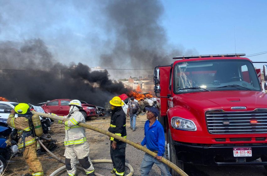 Incendio en “Grúas Profesionales” fue atendido y controlado por cuerpos de emergencia