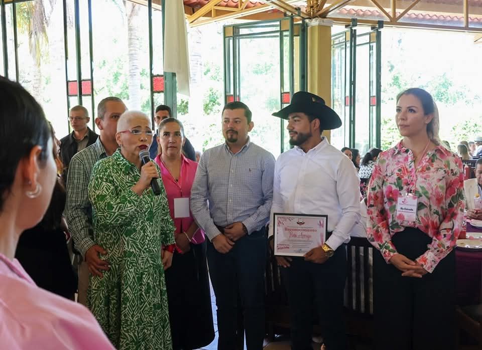 Reconoce Ayuntamiento de Los Reyes a Fundación Ayuda sin Barreras por su apoyo a mujeres con cáncer 1 img 20250506 wa0196751450088987779523