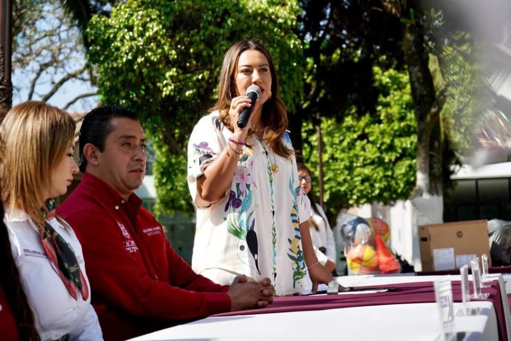 Continúa entrega de materiales a escuelas en Zacapu 1 img 20250506 wa02232843390428196170498