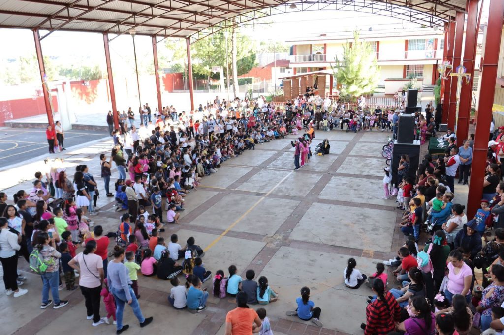 Reconoce Vicente Gómez a la niñez y a las mamás con festejos en el Distrito XIX 3 img 20250512 wa01593072322882561644406