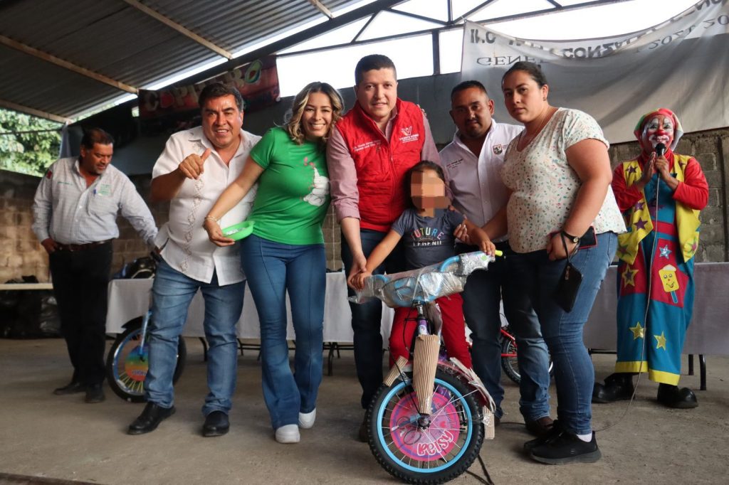 Reconoce Vicente Gómez a la niñez y a las mamás con festejos en el Distrito XIX 2 img 20250512 wa01608497628474269820976