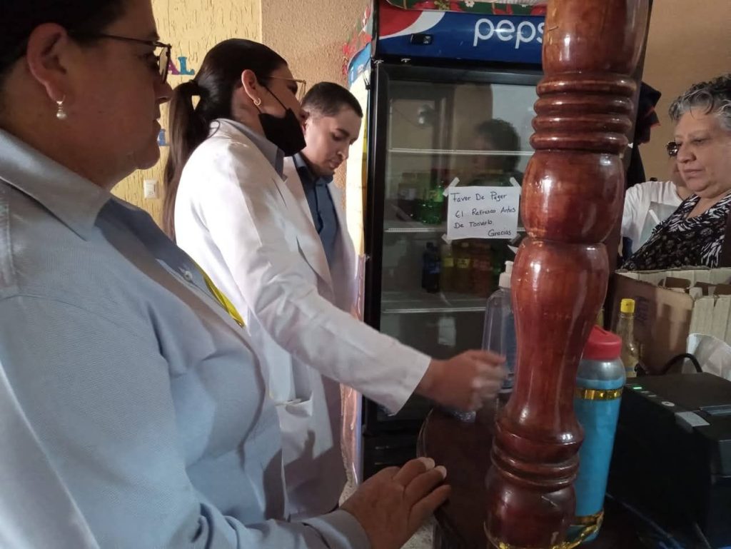 Promueve Ayuntamiento de Morelos higiene en manejadores de alimentos para prevenir enfermedades 2 img 20250512 wa01793867370722694646256