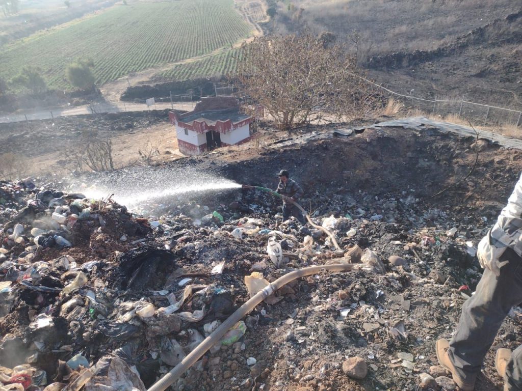 El Ayuntamiento de Morelos actúa con prontitud y eficacia ante incendio en el basurero municipal 2 img 20250512 wa01972347868427918692251