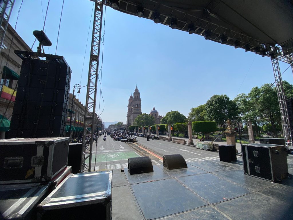 Listo, escenario para gran concierto gratuito por 484 Aniversario de Morelia 1 img 20250517 wa00445541414540156163761
