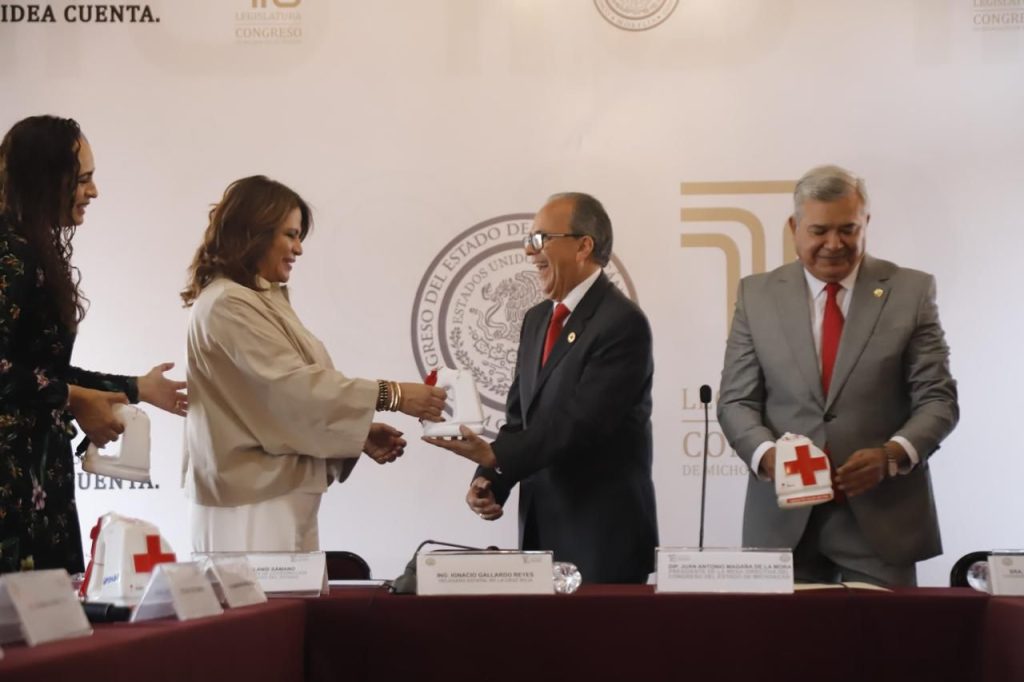 Participa Congreso del Estado en la “Colecta Nacional 2025”de la Cruz Roja 1 img 20250520 wa00623560384362645883057
