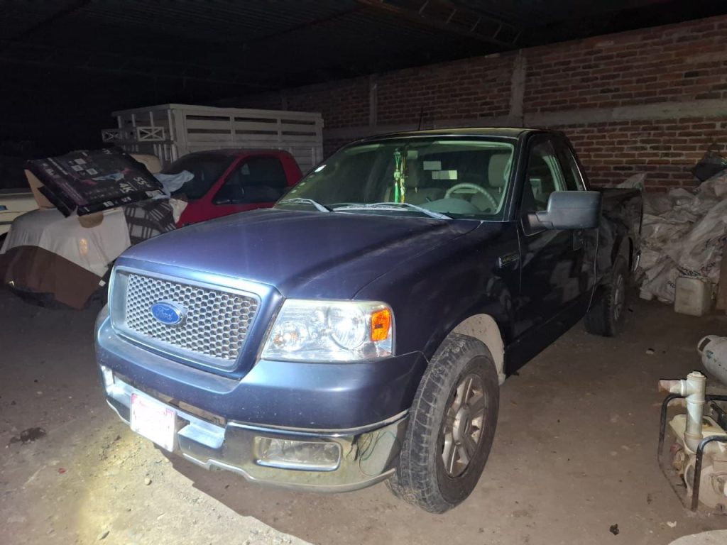 Ejecuta FGE dos cateos en Múgica y Parácuaro; aseguró dos vehículos y narcótico 1 img 20250520 wa01045956583368277580049