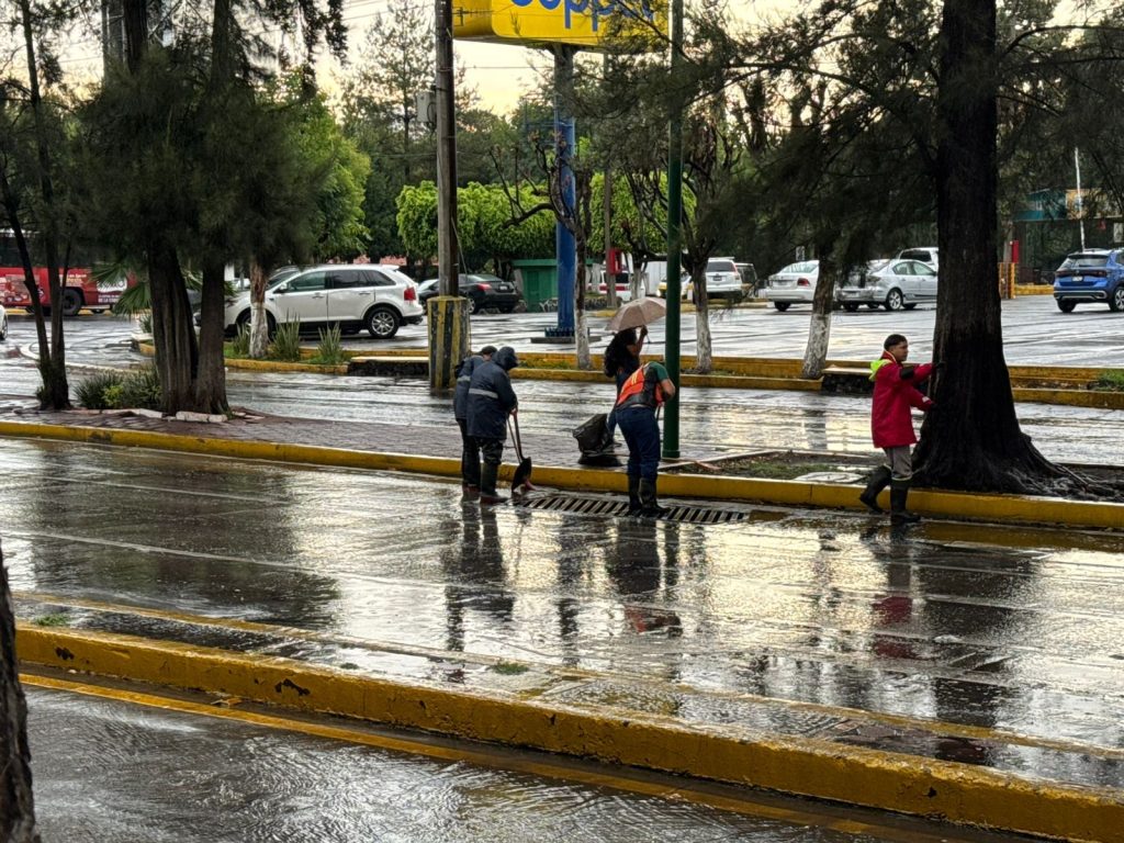 Recorre PC Municipal, Policía Morelia y Servicios Públicos zonas impactadas por la lluvia 2 img 20250526 wa01874187085625423800466