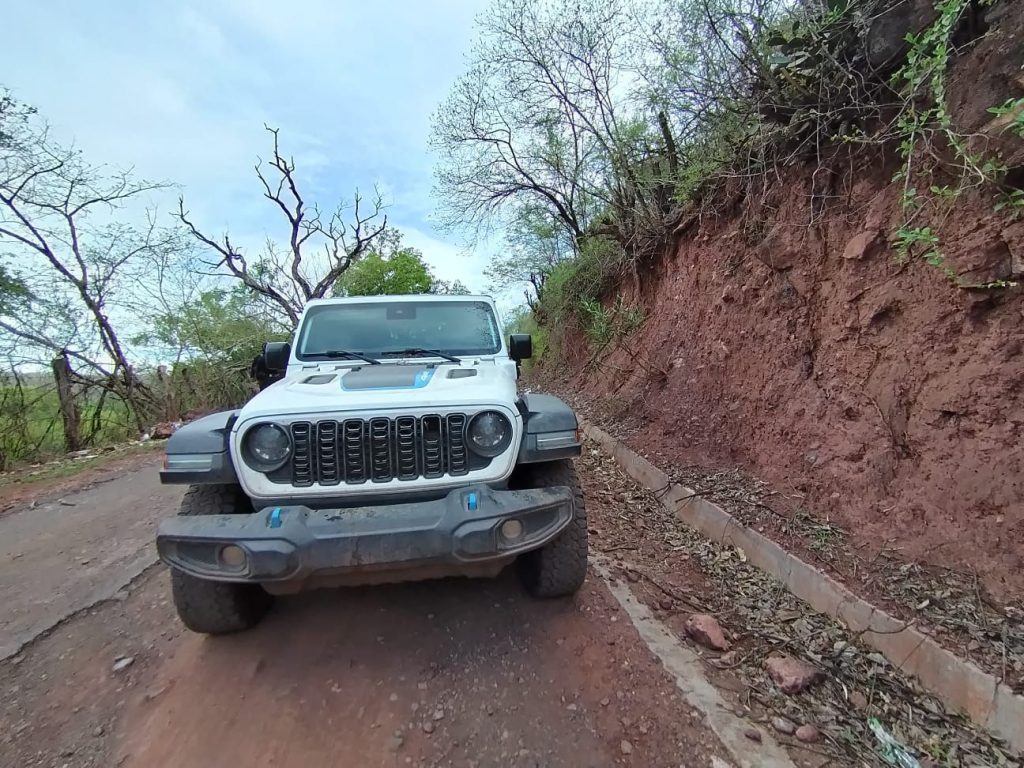 En acción interinstitucional realizada en Tuzantla, asegura BOI vehículo con narcótico, armas y equipo táctico 2 img 20250531 wa00253361350999804079938