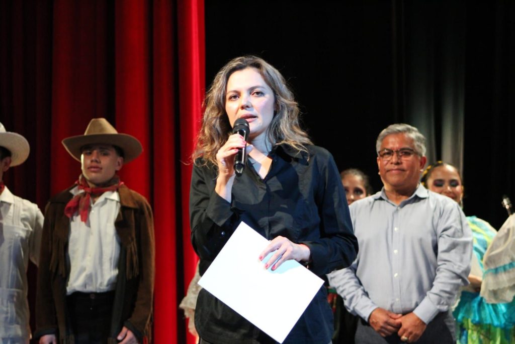 “El Latir de tu Tierra” hizo vibrar el Teatro Matamoros con música, baile y tradición 1 img 20250531 wa00342356986220010895094