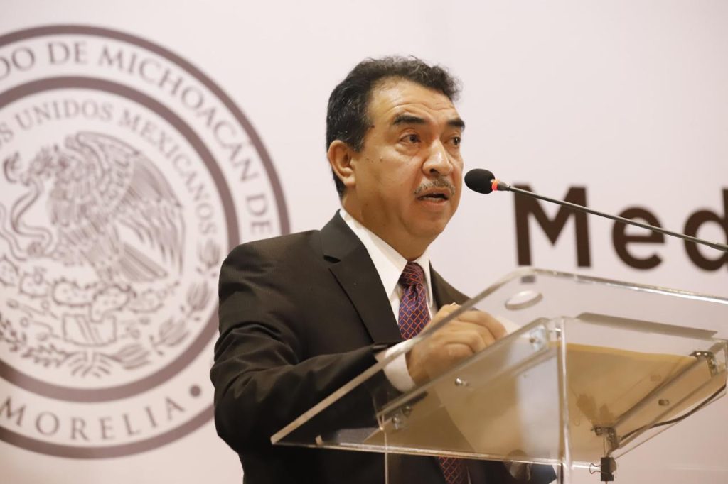 Entrega 76 Legislatura Medalla al Mérito Docente 2025 al doctor Rafael Lara Hernández 1 76MerDocen2