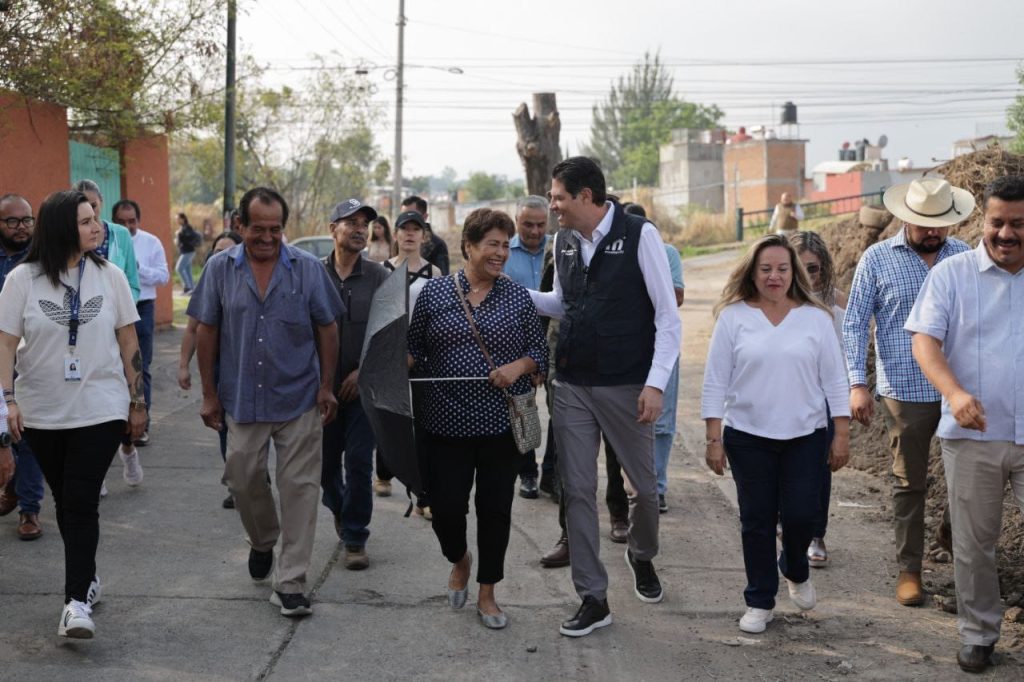 Alfonso Martínez supervisa trabajos de desazolve en dren Arroyo de Tierras 2 AMDesazol3