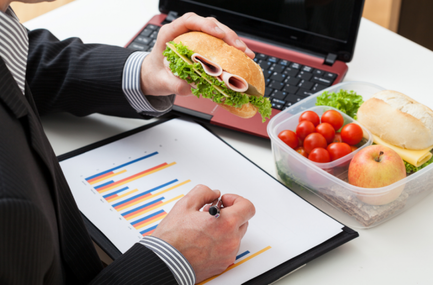 Esto dice la Ley Federal del Trabajo sobre el tiempo de comida en el centro laboral