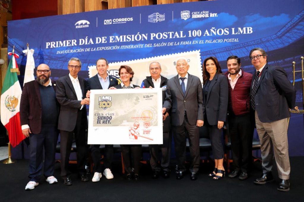 Abren exposición del Salón de la Fama del Béisbol Mexicano en el Palacio Postal 1 CorreosBeis2