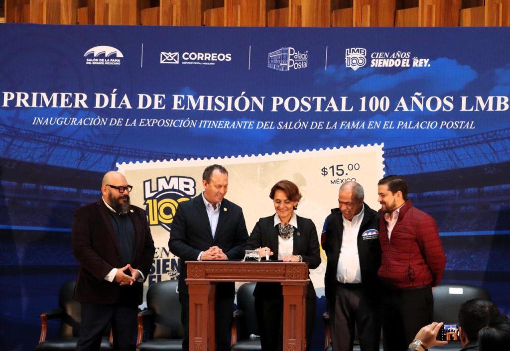 Abren exposición del Salón de la Fama del Béisbol Mexicano en el Palacio Postal 2 CorreosBeis3
