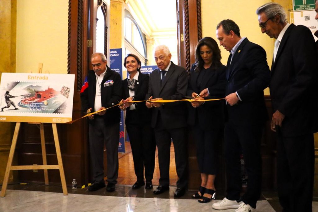 Abren exposición del Salón de la Fama del Béisbol Mexicano en el Palacio Postal 3 CorreosBeis4