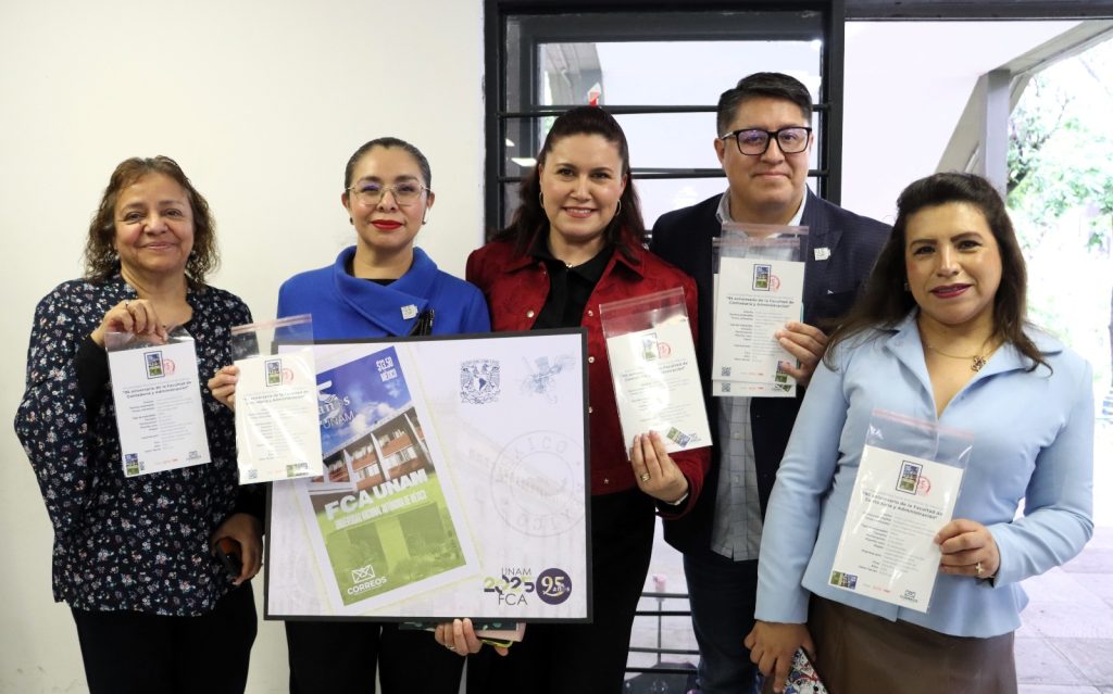Conmemoran 95 aniversario de Facultad de Contaduría de la UNAM con timbre postal de Correos de México 2 CorreosContaUNAM3