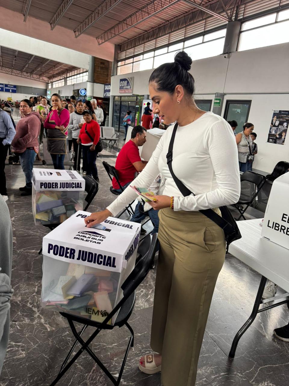 “Es momento de hacer historia”; invita Diana Espinoza a elegir jueces y magistrados 1 DianaVoto3