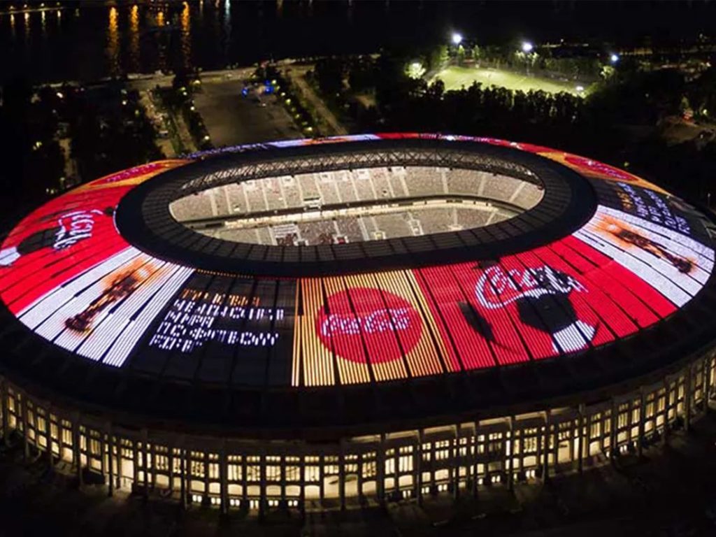 FIFA enfrenta presión para romper vínculos con industria refresquera ante críticas por daños a la salud 1 EstadioCoca1