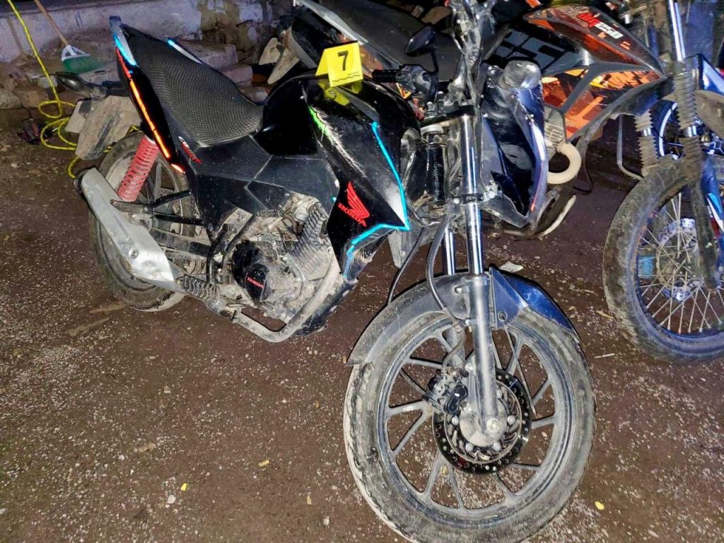 FGE ejecuta cateo en Tarímbaro y recupera siete vehículos con reporte de robo y asegura narcótico 3 FGECatTari4