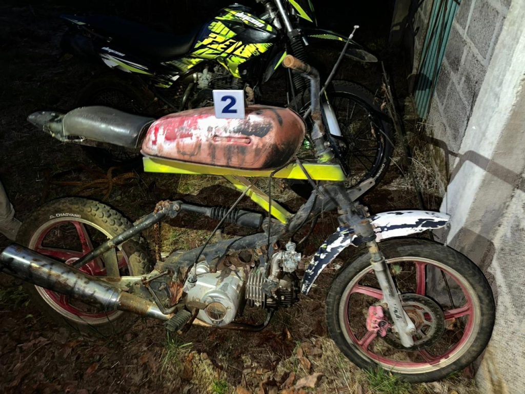 En cateos realizados en Madero y Tarímbaro, asegura FGE 12 vehículos con reporte de robo 3 FGECatsMadTar4