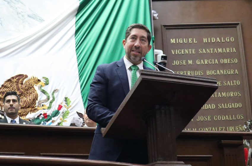Impulsa Abraham Espinoza iniciativa para el reconocimiento y la inclusión de personas con discapacidad visual en Michoacán