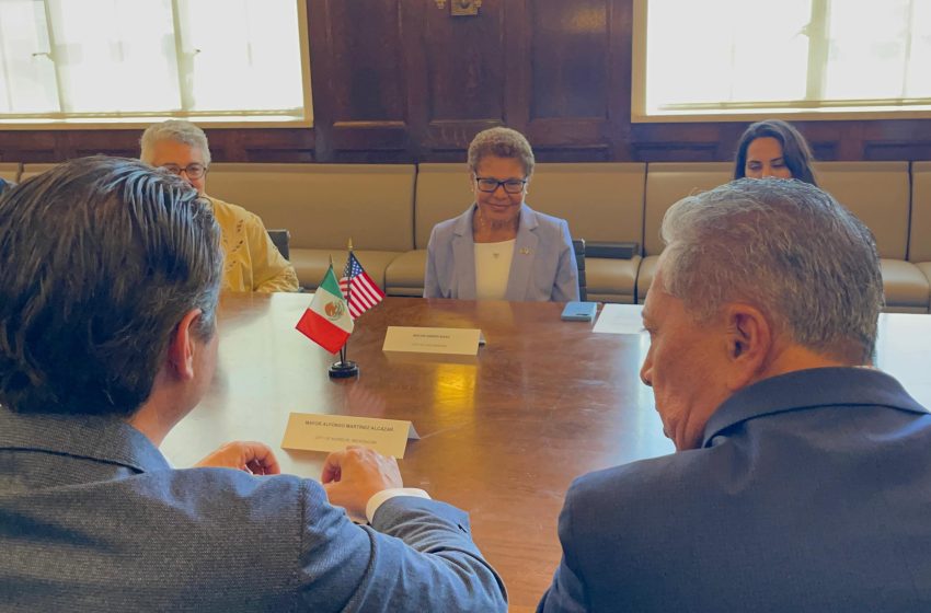 Se reúne Alfonso Martínez con la alcaldesa Karen Bass, de Los Ángeles