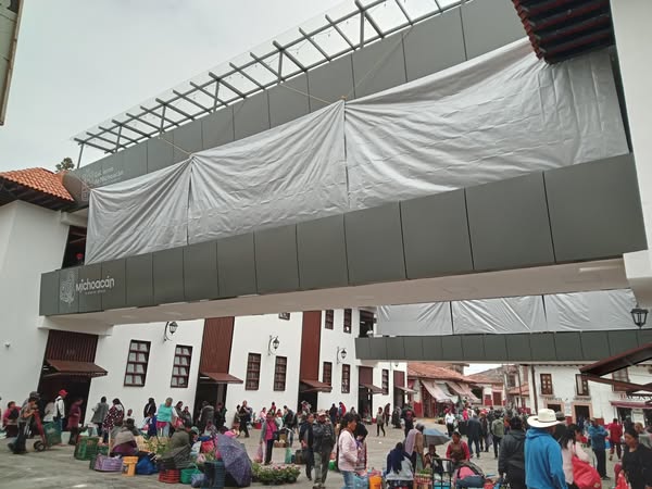 El fracaso del nuevo mercado de Pátzcuaro: parches a la soberbia 2 ParchesMercPtz3