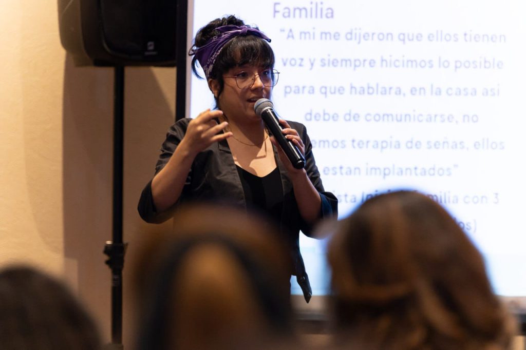 SEDEBI capacita servidores públicos en derechos lingüísticos de personas sordas 1 SEDEDersLingui2