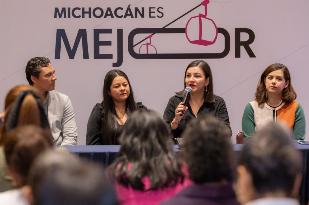 SEDEBI capacita servidores públicos en derechos lingüísticos de personas sordas 3 SEDEDersLingui4