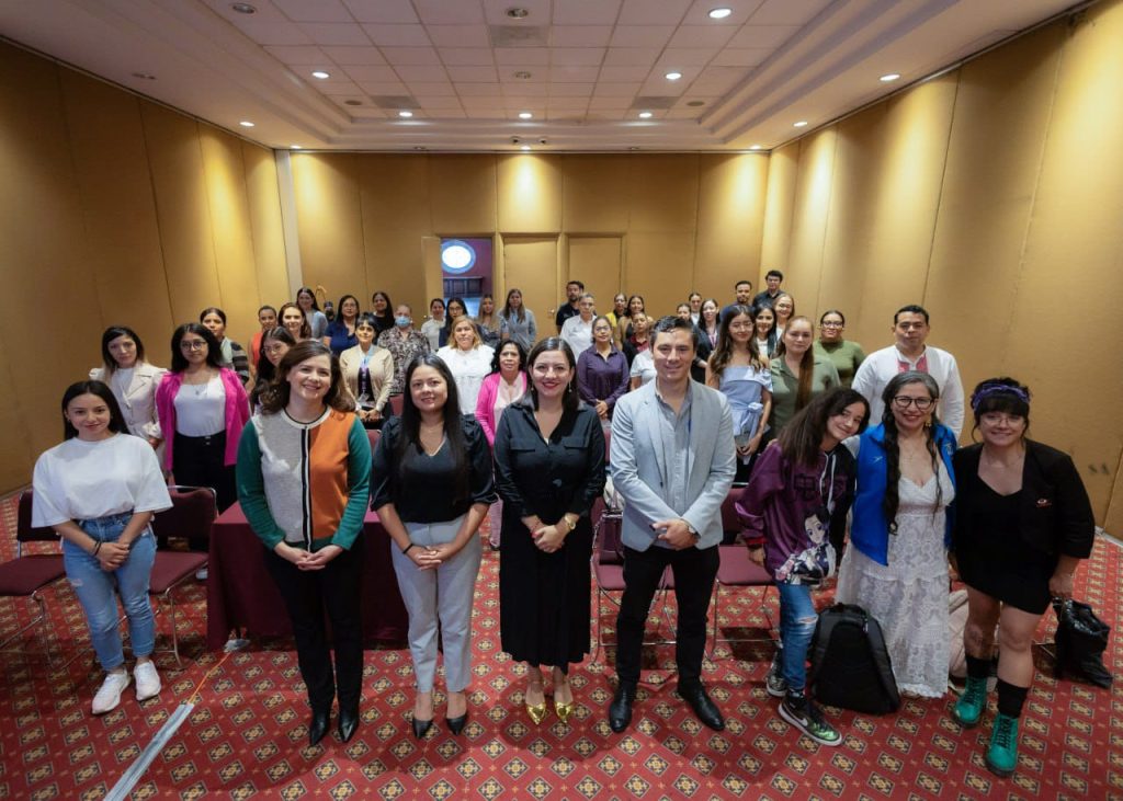 SEDEBI capacita servidores públicos en derechos lingüísticos de personas sordas 4 SEDEDersLingui5
