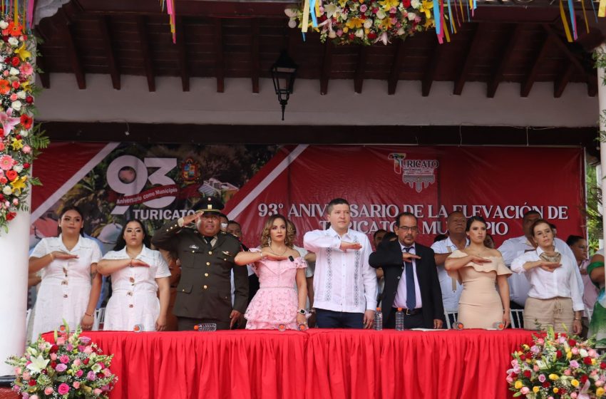 Asiste Vicente Gómez Núñez a Conmemoración del 93 aniversario de Elevación a Municipio de Turicato